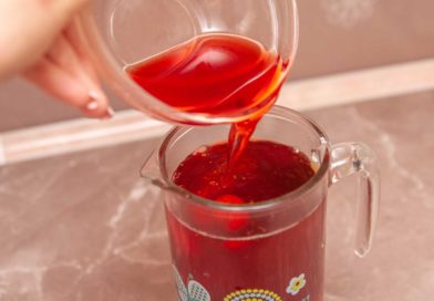 добавляю к чаю клубнично-базиликовый сироп