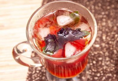 домашний, освежающий чай с клубникой и базиликом