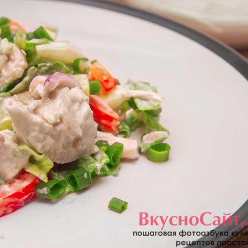 Весенний салат с пекинкой готов