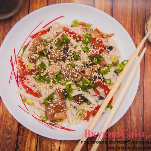 рисовая лапша с курицей