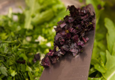 измельченный базилик добавляю к остальным ингредиентам