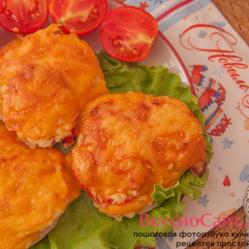 Куриное филе с помидорами и сыром в духовке