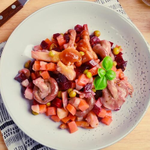 Винегрет с маринованными грибами