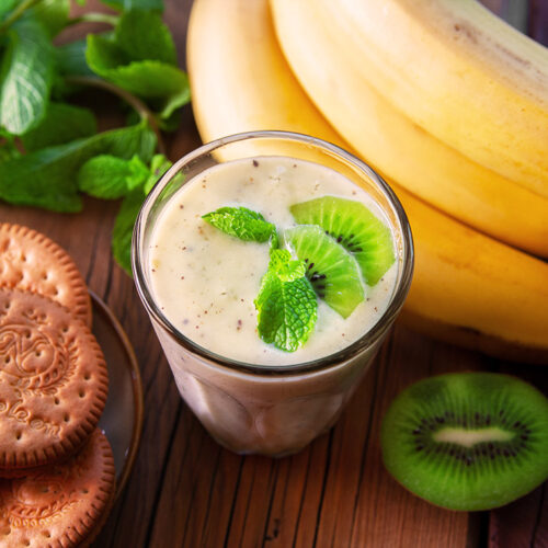 Смузи с киви и бананом