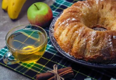 Шарлотка с яблоками в духовке