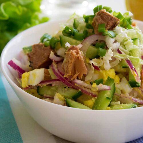 Салат с тунцом и пекинской капустой